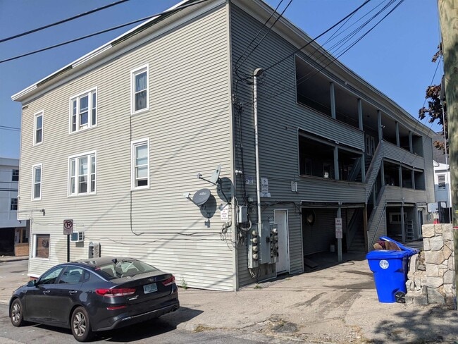 Building Photo - 203 Wilson St