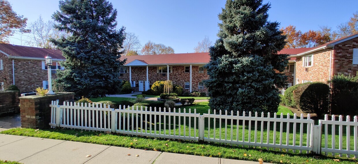 Primary Photo - 456 Grand Ave