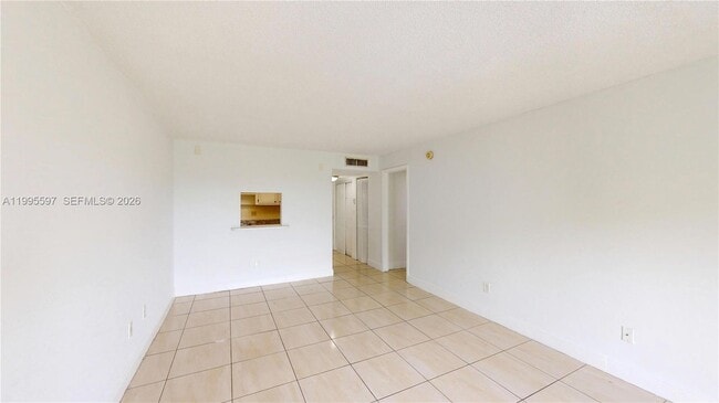 Building Photo - 14201 N Kendall Dr
