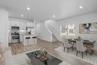Building Photo - 535 W Pickens Rd