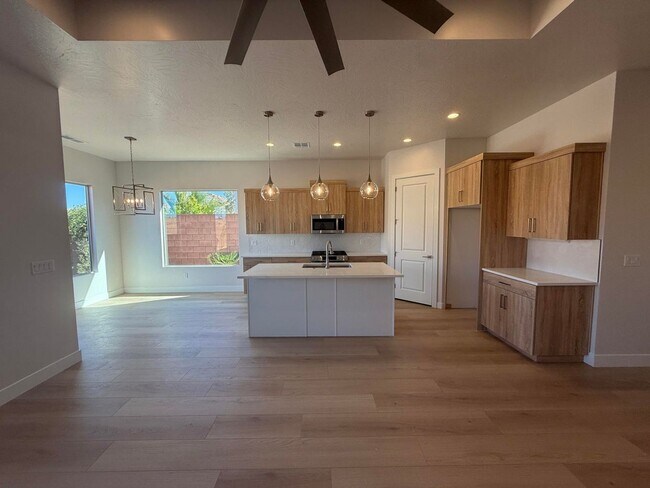 Foto del edificio - Brand New 4 Bedroom Home!!