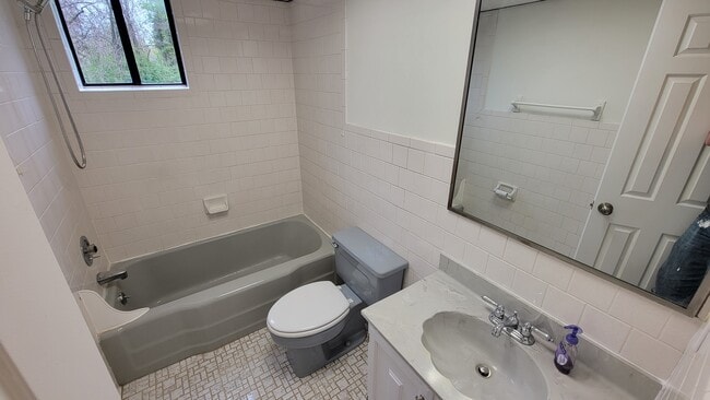 2nd floor full bath off the hall - 340 Potomac Ave