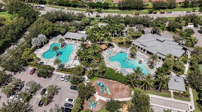 Foto del edificio - ** UNFURNISHED PRIVATE POOL & SPA LARGE HOME ** GATED ** 5 BEDROOMS\4.5 BATH ** ORANGE BLOSSOM RA...