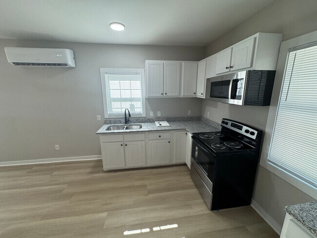 Foto del edificio - 817-821 Belleview Ave