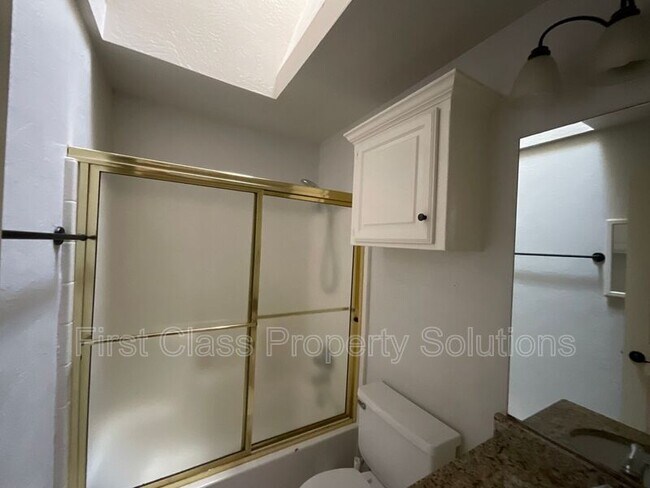 Foto del edificio - 2206 Barton St