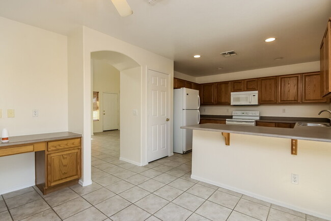 Foto del edificio - 15122 W Polk St