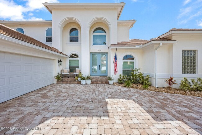 Building Photo - 385 Newport Dr
