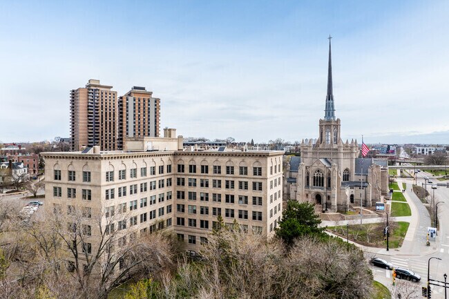 Foto del edificio - 510 Groveland Ave