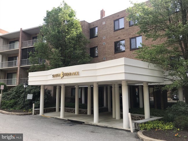 Foto del edificio - 1637 Oakwood Dr