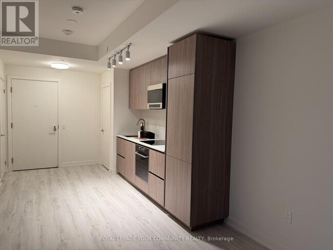 Building Photo - 120 Broadway Ave