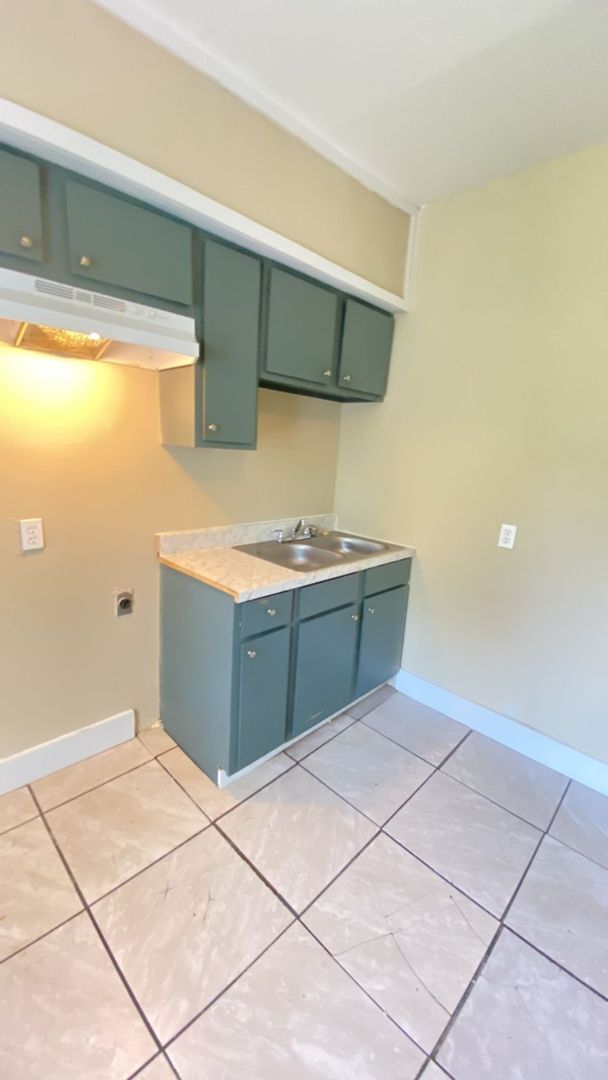 Foto del edificio - 4 success is now offering this 1bedroom 1b...