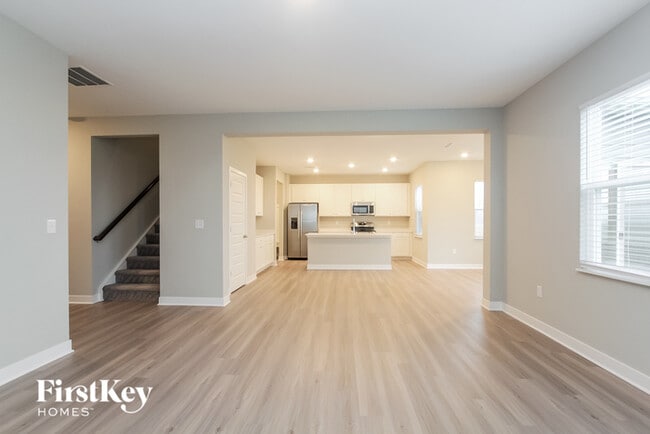 Building Photo - 2464 S Carlota Dr