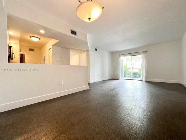 Foto del edificio - 8540 SW 212th St