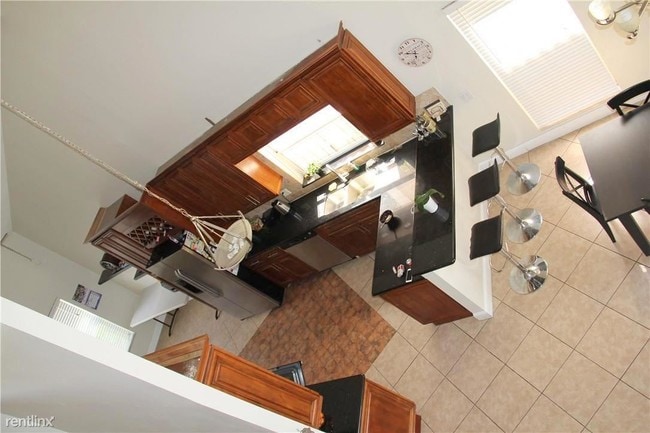 Building Photo - 4 br, 2.5 bath House - 897 NW 97th Ave