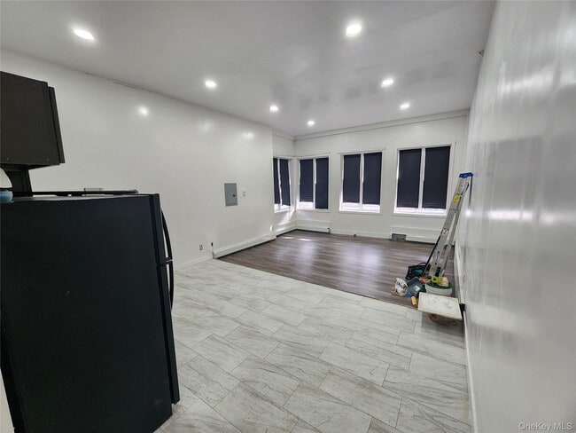 Building Photo - 57 Carpenter Ave