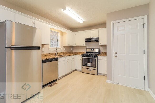 Building Photo - 100 Peach Forest Pl