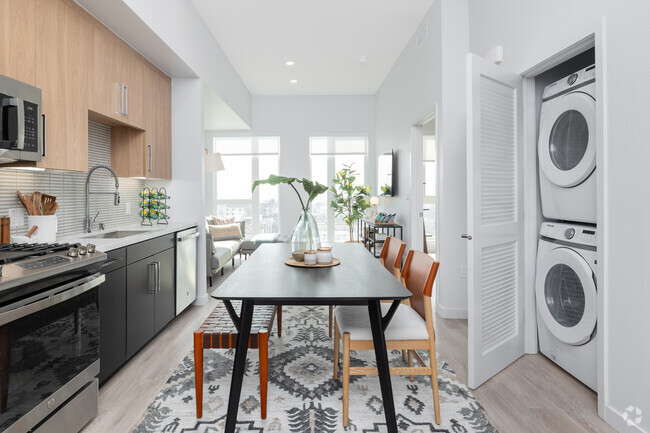 1BD, 1BA - 609SF - Dining Room - The Parker