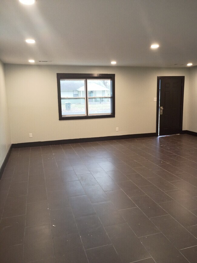 Building Photo - 1796 Wildrose St