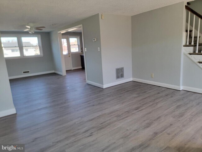 Foto del edificio - 1418 Barrett Rd