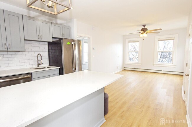 Foto del edificio - 1076 Fulton St