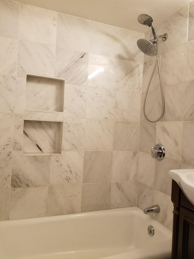 Foto del edificio - 524 Putnam Ave
