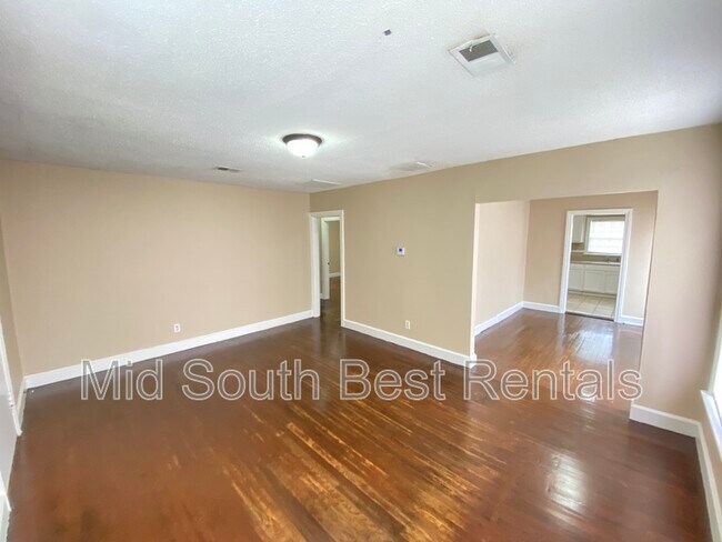 Building Photo - 3240 Choctaw Ave