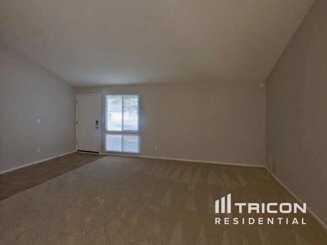 Building Photo - 4117 E Nancy Lane Phoenix AZ