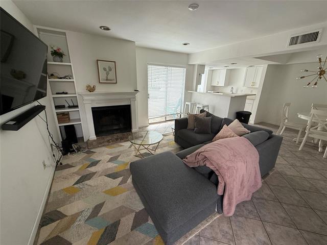 Foto del edificio - 7431 Holly Hill Dr