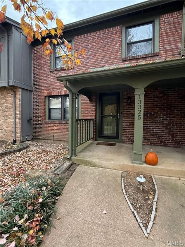 Primary Photo - 13325 Hiddendale Ln