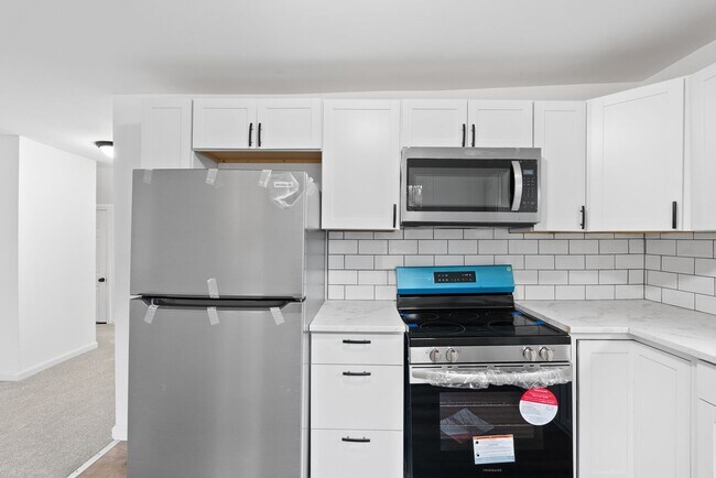 Building Photo - 4 Adele St