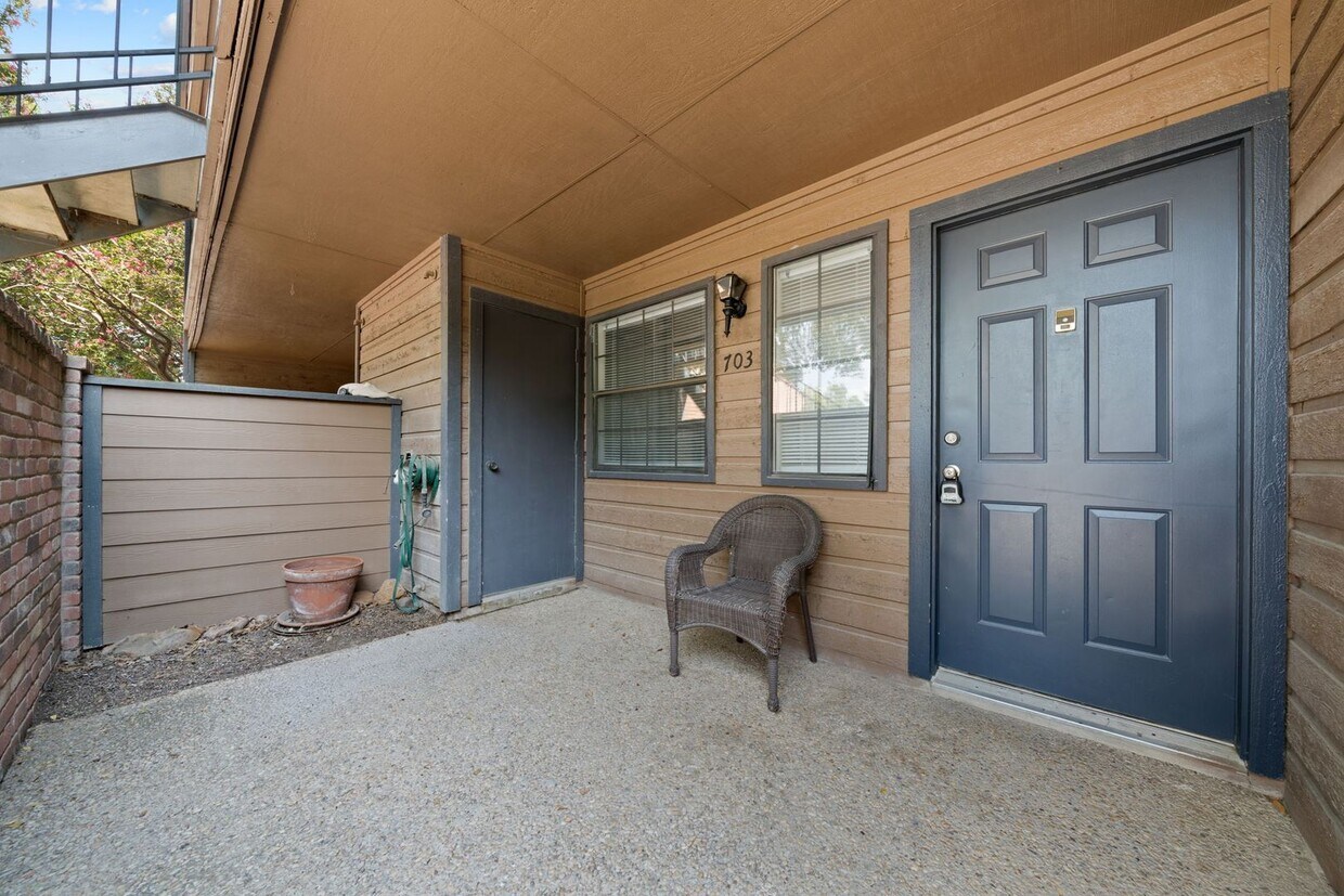 Primary Photo - 1 Bedroom, 1 Bath located in Woodside Subd...