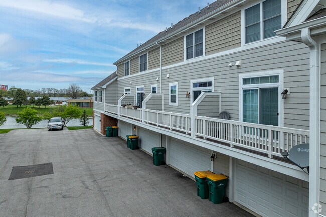 Alternate Image - Timber Ridge Estates Building 8