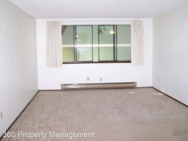 Building Photo - 835 N Oak Harbor St