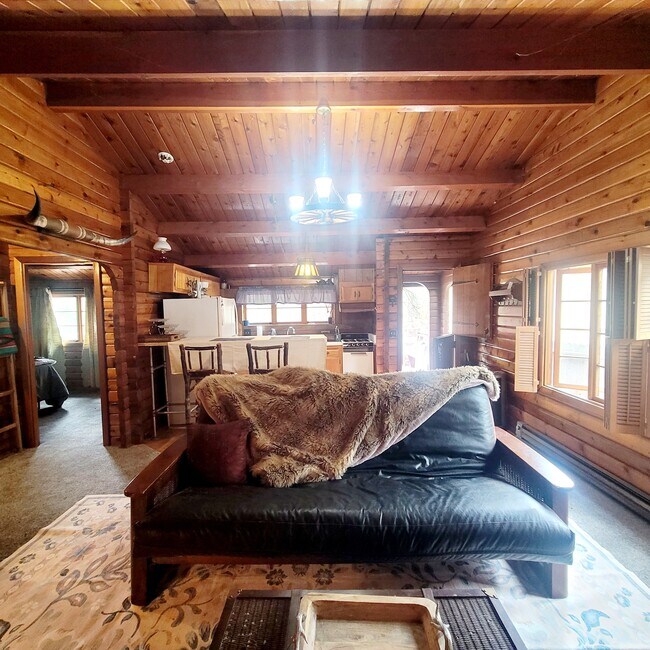 Foto del edificio - 332 Cedar Ln