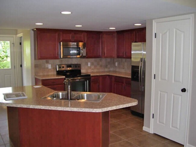 Building Photo - 3 Bedroom Home in Southwest Columbia