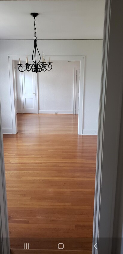 Primary Photo - 30 Linden Ave