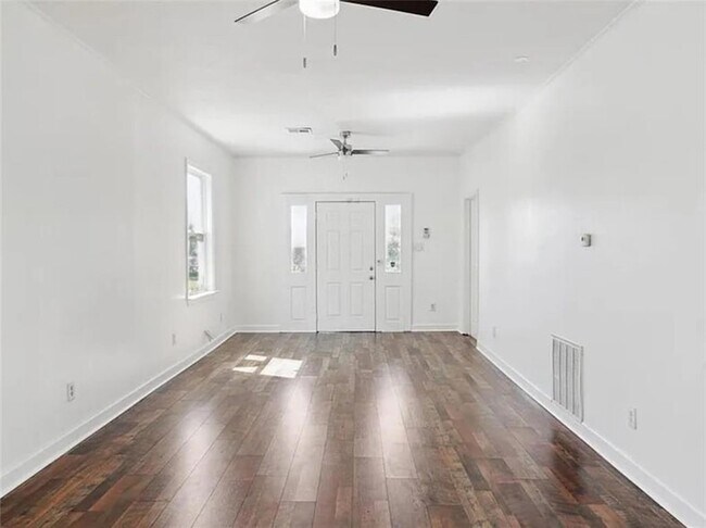 Building Photo - 3221 N Miro St