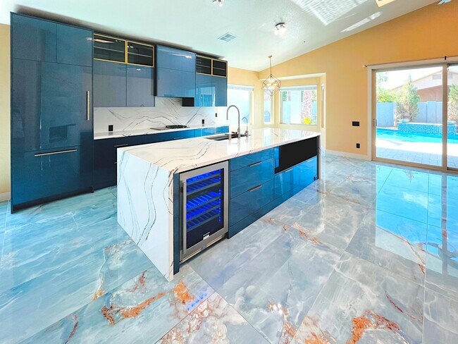 Foto del edificio - 8709 E Gail Rd