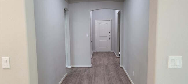Foto del edificio - 6042 Carpenters Cove Ln
