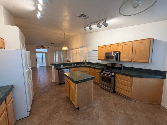 Building Photo - 5028 Tropical Cliff Ave
