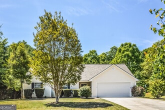 Building Photo - 235 Cypress Dr