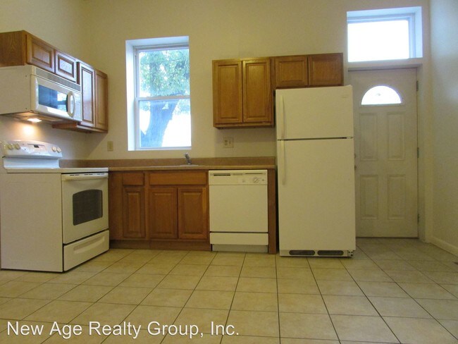 Building Photo - 442 N 32nd St