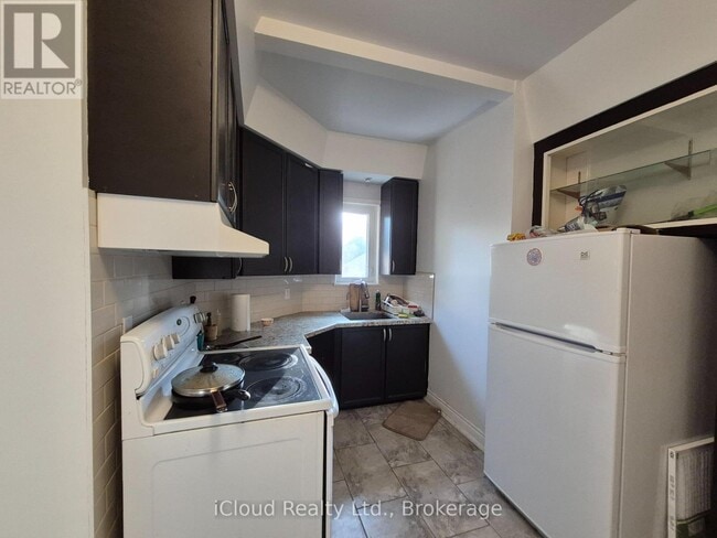 Building Photo - 54 Twenty Third St