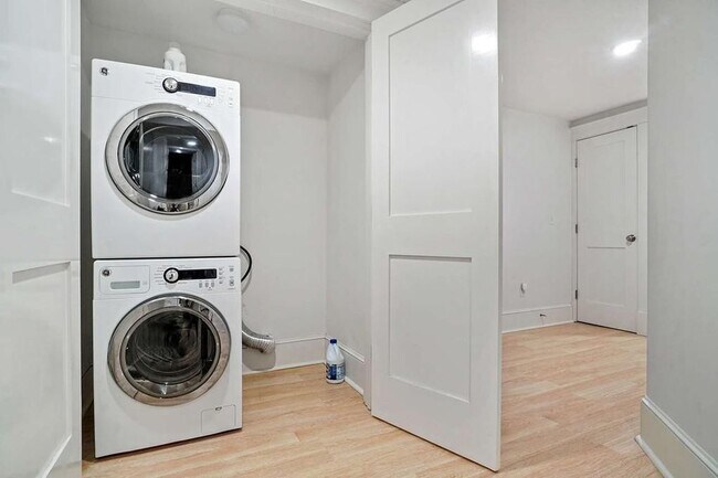 In unit shared laundry - 20 Lincoln Ave