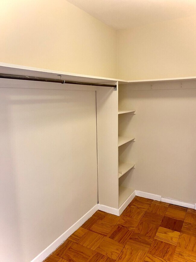 Building Photo - Fantastic Studio with a view in DuPont wit...