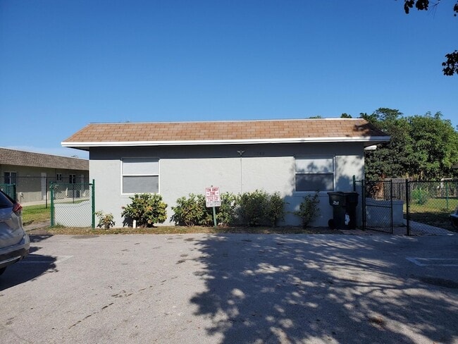 Building Photo - 743 S Swinton Ave