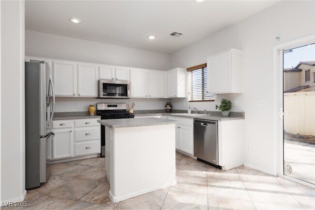 Building Photo - 908 Shining Rose Pl
