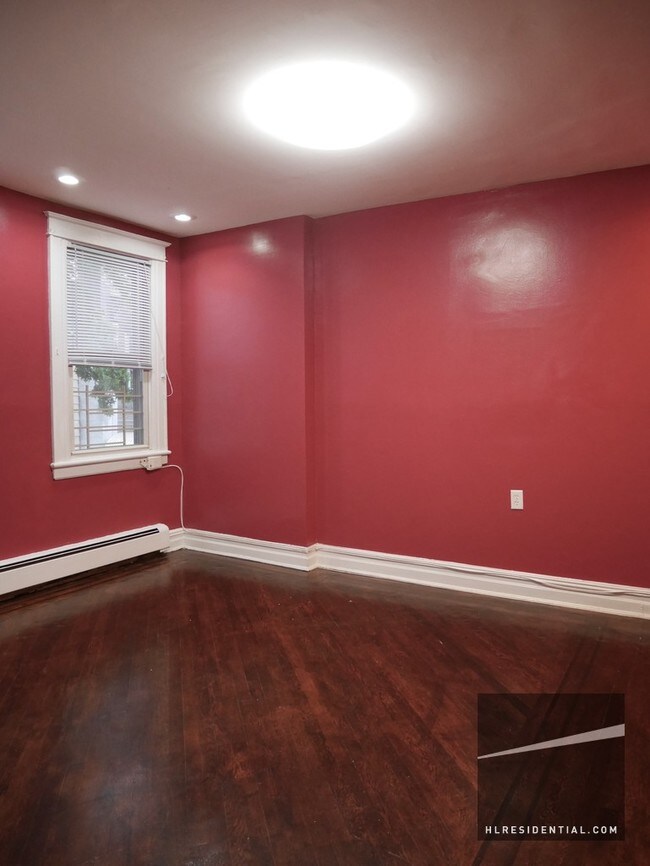 Building Photo - 6441 Admiral Ave