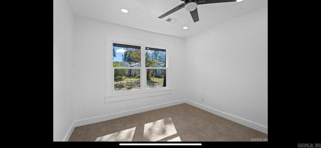 Foto del edificio - 2501 S Maple St