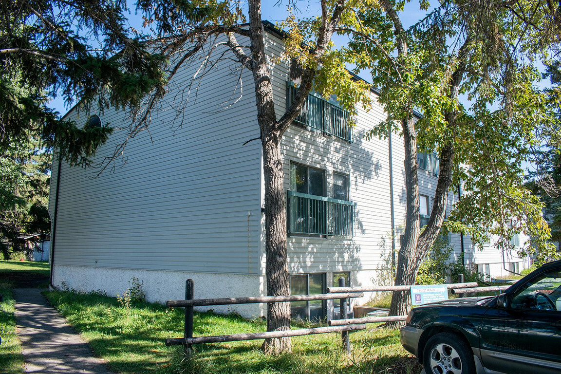 Primary Photo - Cochrane House Apartments